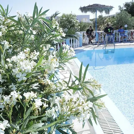 Studios Apartments Perivolos 3*