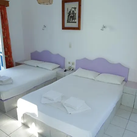 Studios Apartments Perivolos Aparthotel 3*