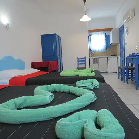 Studios Apartments Perivolos Aparthotel