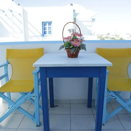 Studios Apartments Perivolos 3* Perivolos (Santorini)